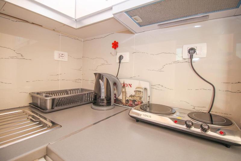 One-Bedroom Apartment with Garden View image 2