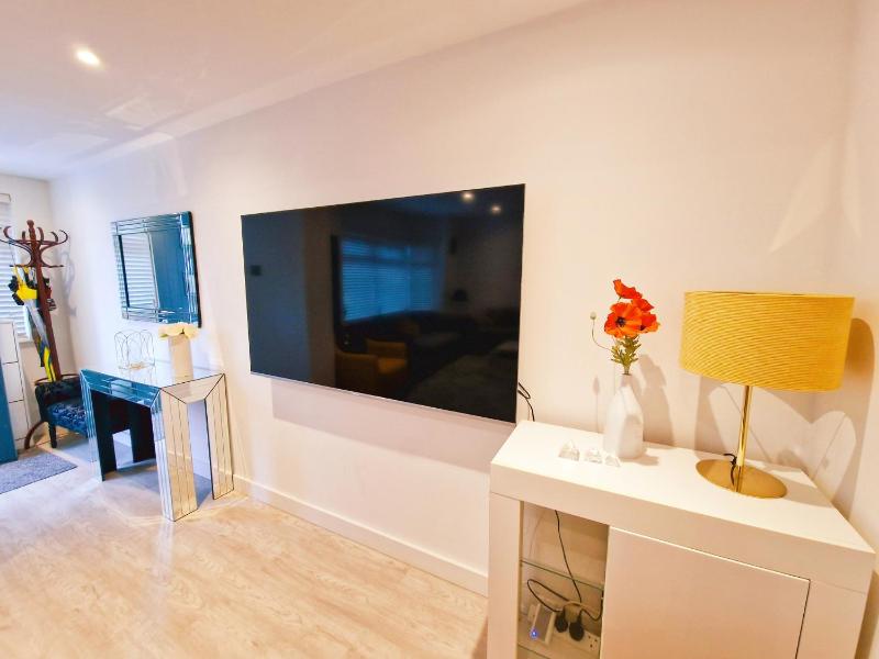 Luxurious Home in Chester a Beautiful Sanctuary - image 3