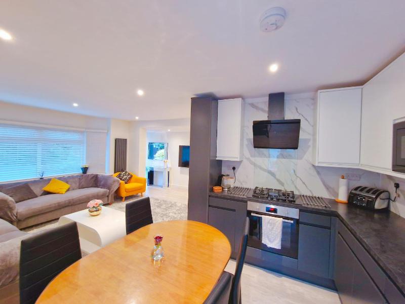 Luxurious Home in Chester a Beautiful Sanctuary - image 15