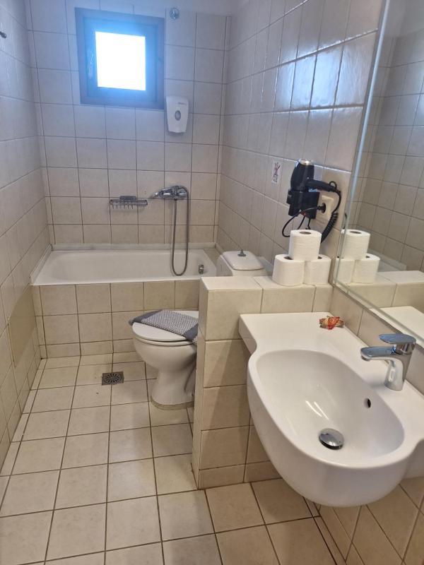 Soho Blue City Hotel - image 4