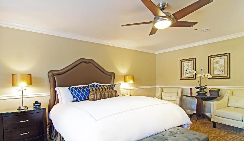 King Room image 4
