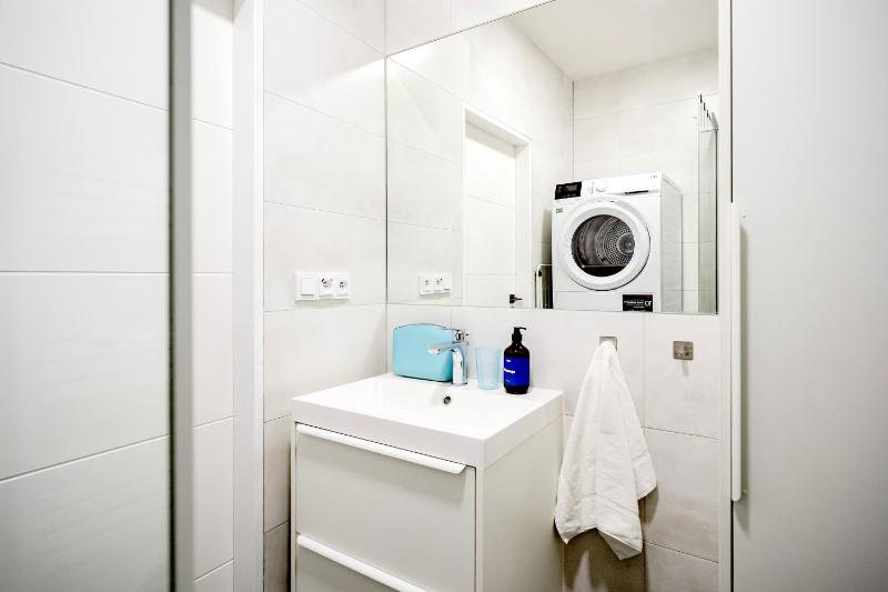 Prague Days - Studio near Vyšehrad with Smart TV and 250Mbs WiFi in Nusle - image 8