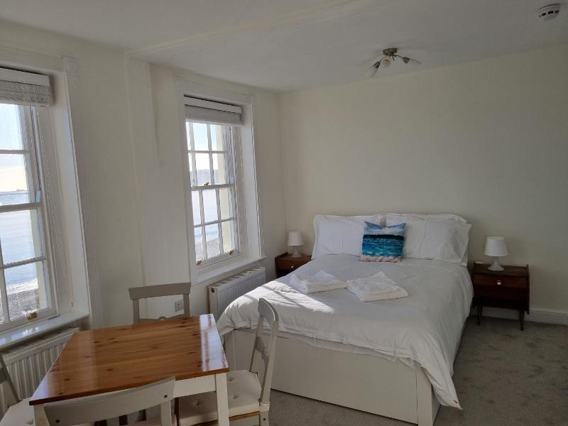 Horizon Sea View Suite - image 9