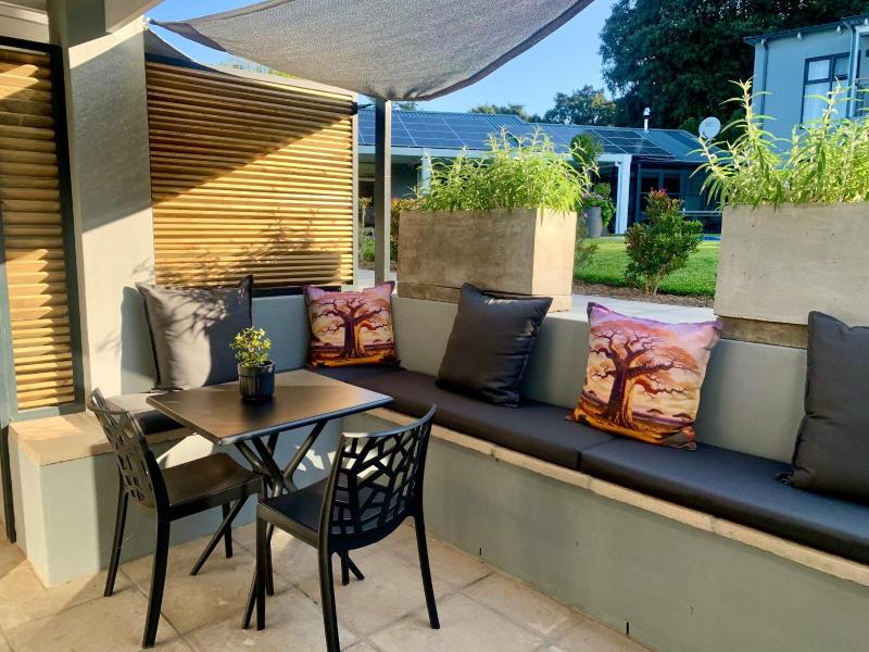 Constantia Winelands Lodge - image 2