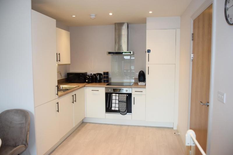 Modern Flat - Leeds City Centre - image 18