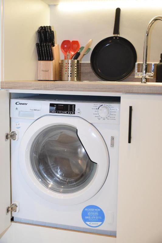Modern Flat - Leeds City Centre - image 21