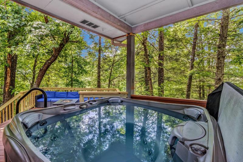 Cozy Serenity - Outdoor Hot Tub Firepit Games + Close to Downtown Gatlinburg - image 39