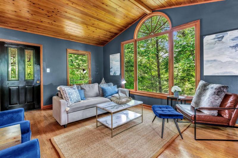 Cozy Serenity - Outdoor Hot Tub Firepit Games + Close to Downtown Gatlinburg - image 13
