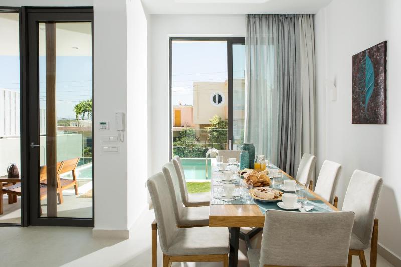 Superior Villa image 3