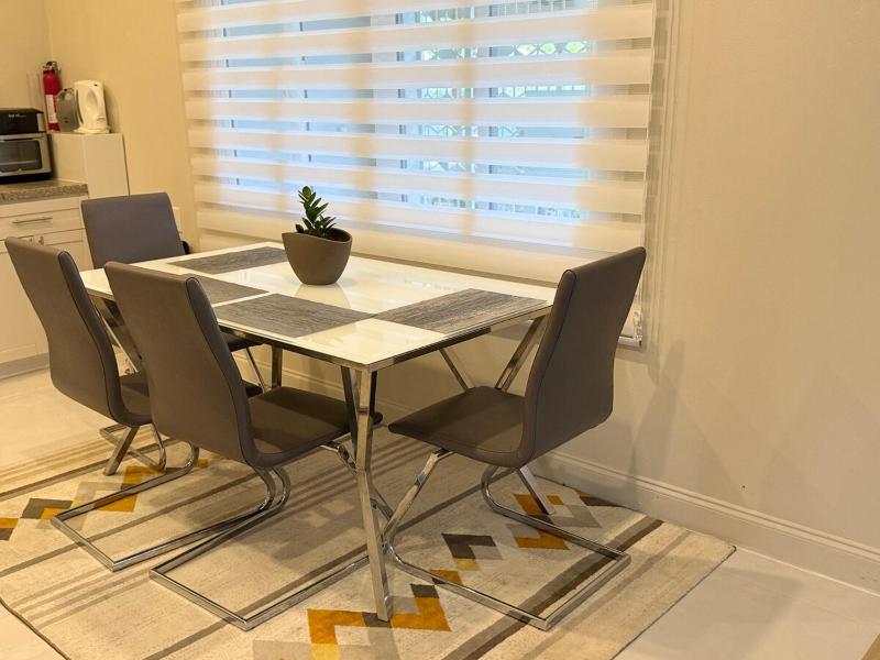 LUMA RESIDENCES - Premium Cozy 3-Bedroom Stay - image 8