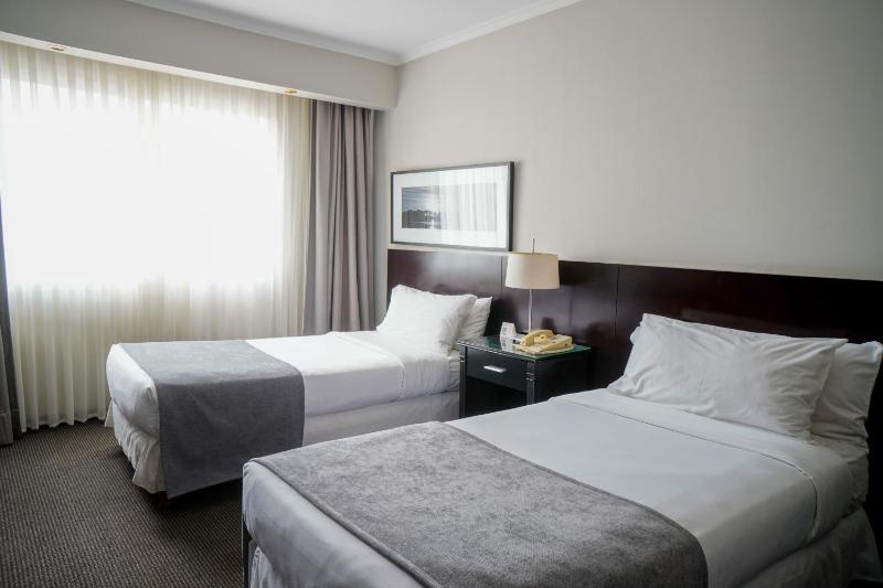 Plaza Real Suites Hotel - image 29