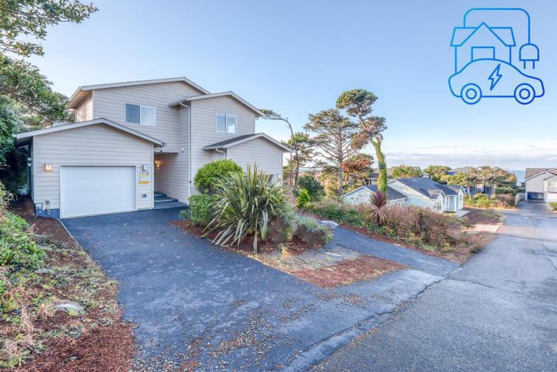 Pacific Peek One - OceanView - EV Charger - Pet OK - image 32