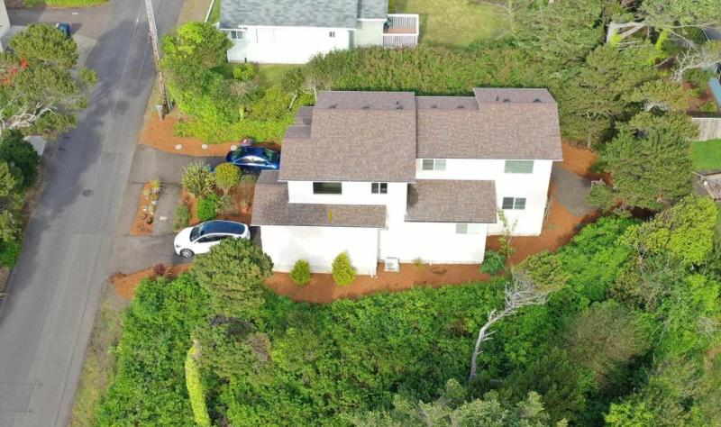 Pacific Peeks 2 - Oceanview Pet Friendly Retreat with EV Charging fee - image 41