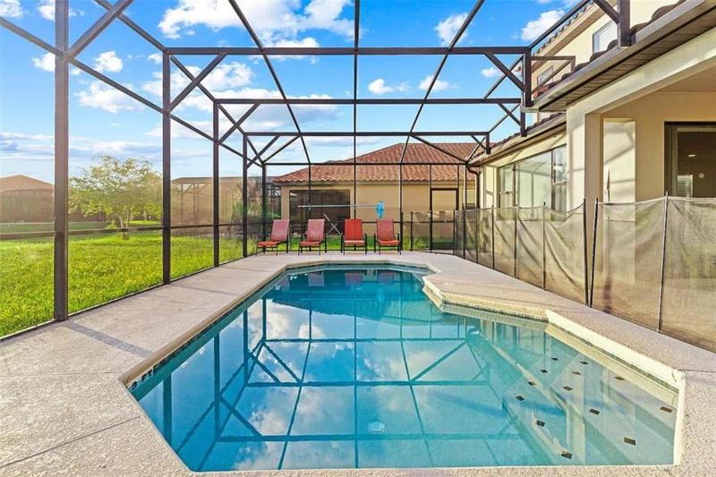 Grand EXEC Golf 4BR Pool Home Near Disney - image 5