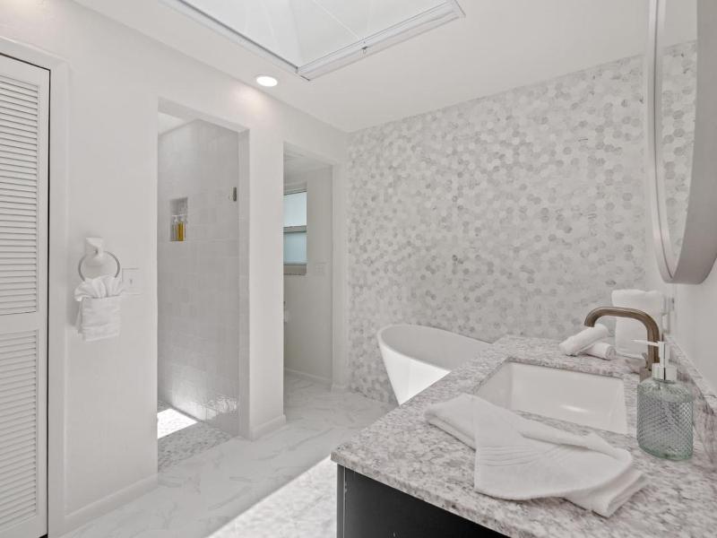 Waterloo Heated Pool Spa DA River View 2 Kings - image 20
