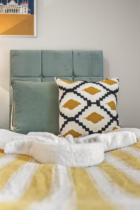 Buzzing Brighton Apartment 3 By My Getaways - image 17