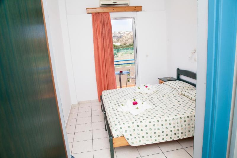 Double or Twin Room image 3
