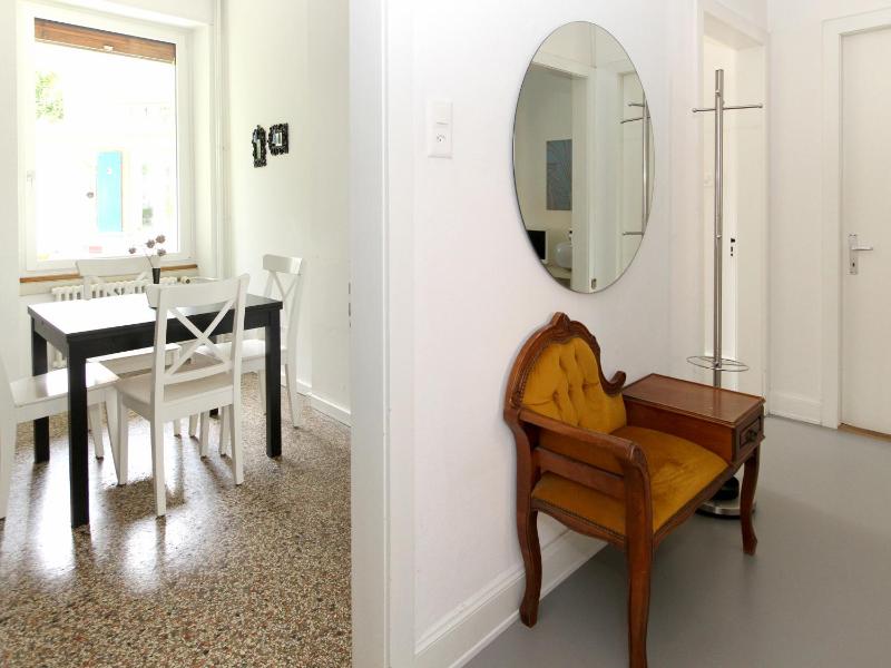 Family Two-Bedroom Apartment with Balcony and Garden View image 4