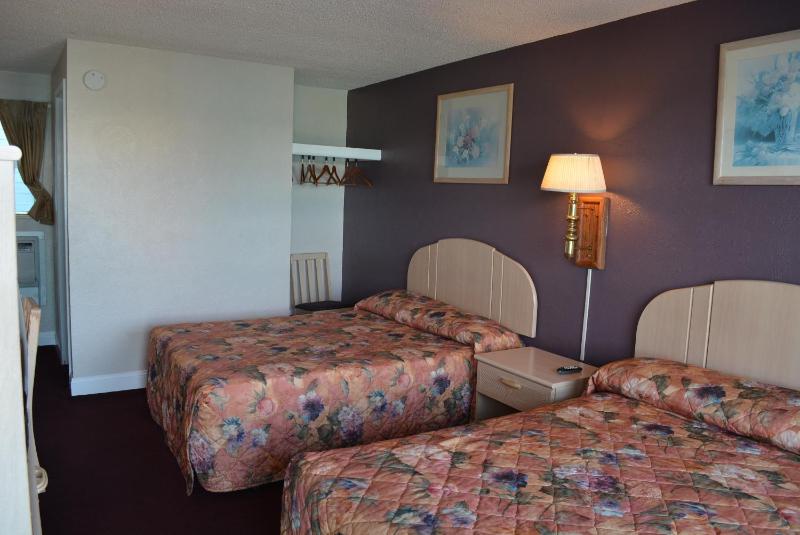 Standard Room with Two Double Beds image 2