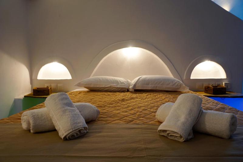 Superior One-Bedroom Apartment image 3