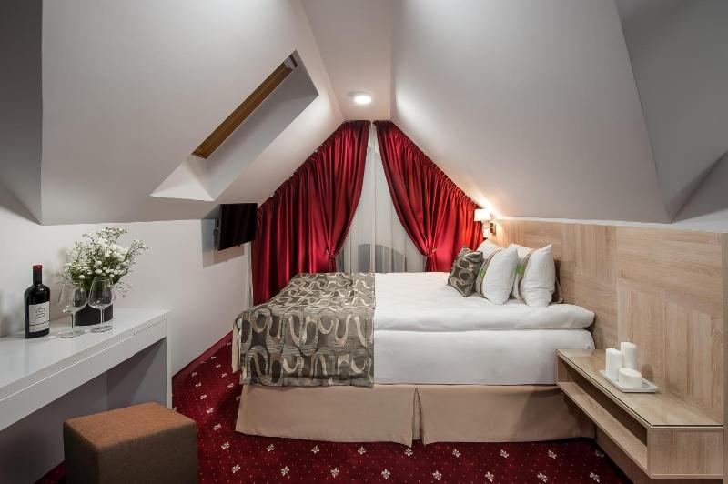 Single Room with Balcony image 3