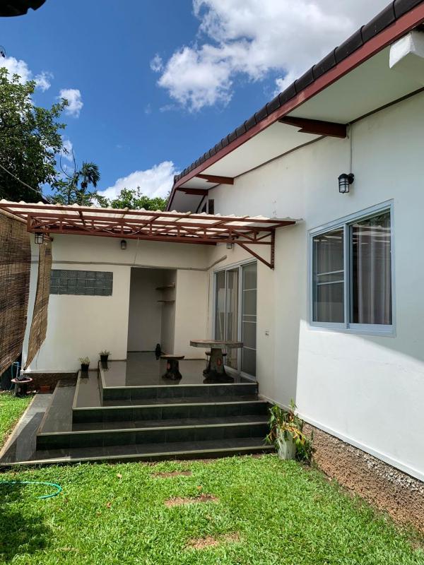 Cozy house in Vientiane - image 12