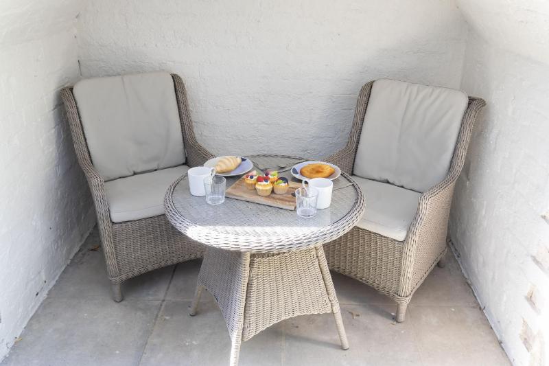 Charming Two Bedroom Apartment in Fairview - image 22
