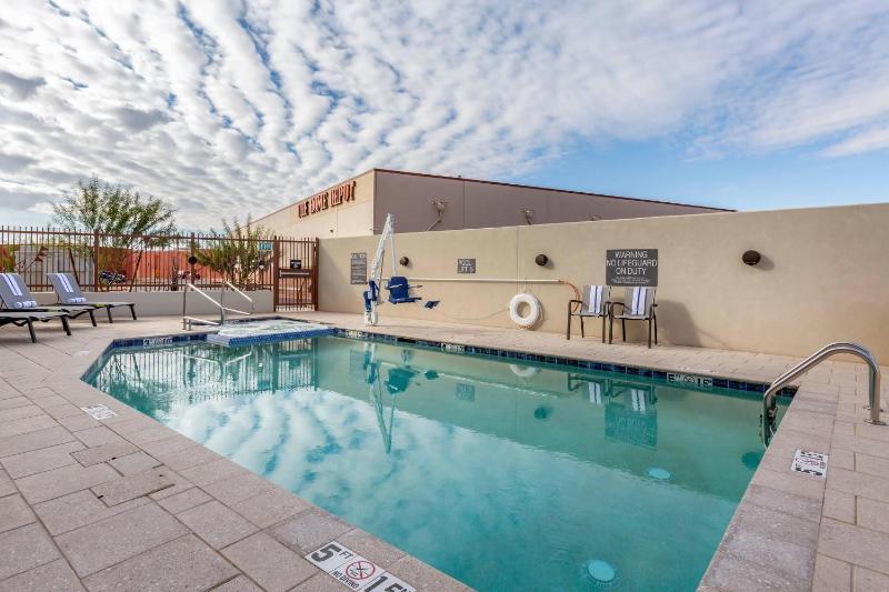 Comfort Suites Scottsdale Talking Stick Entertainment District - image 35