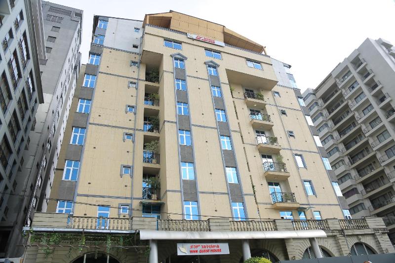 Yinm Luxury Apartment - image 11