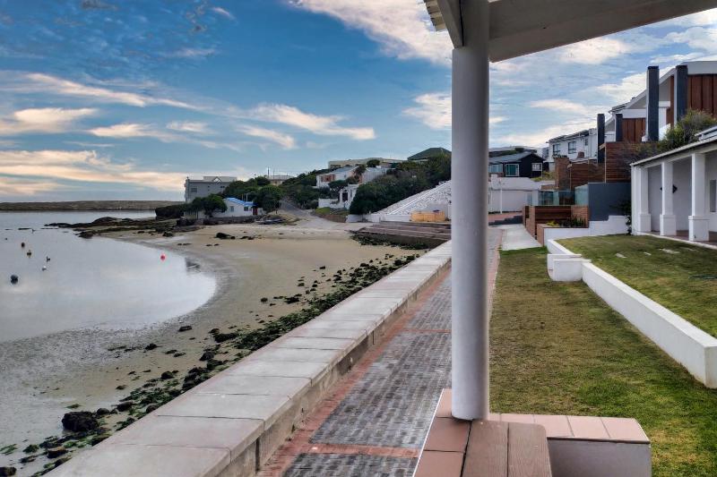 Sea Cottage Langebaan 4-sleeper - image 10