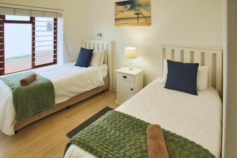 Sea Cottage Langebaan 4-sleeper - image 4