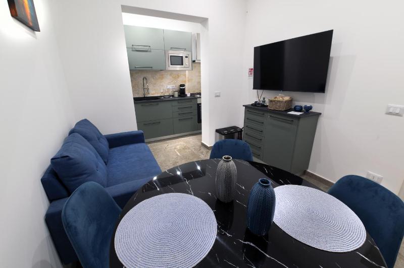 Fervore Luxury Rooms-Apartments - image 9