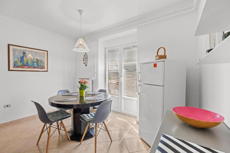 Apartment Vinez - image 12