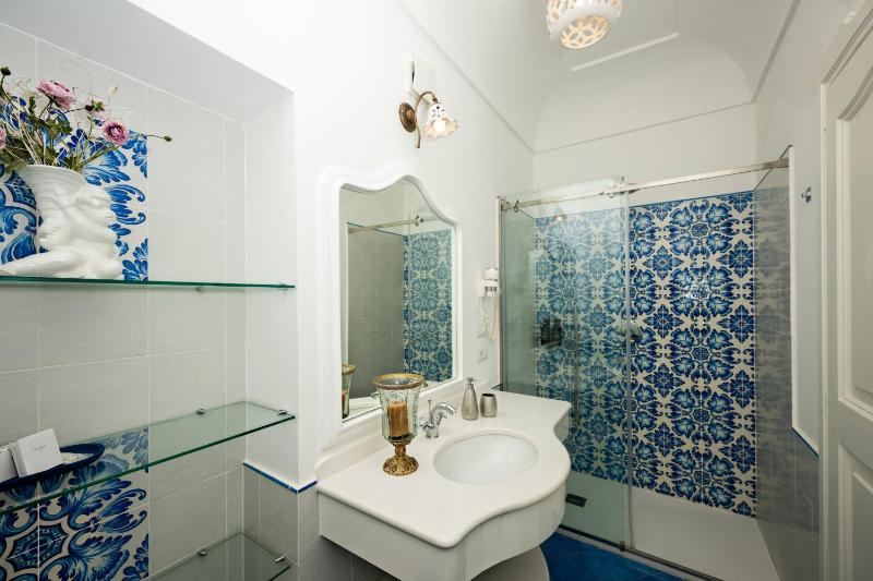 Villa Santa Chiara Positano Suites - image 42