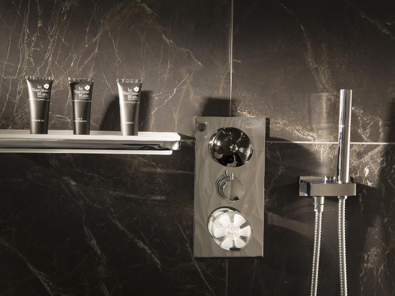 Junior Suite with living room image 3