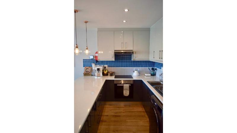 1Bedroom With TableMountain View - image 1