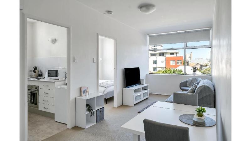 Quaint 1BD on the doorstep of Manly Beach - image 12