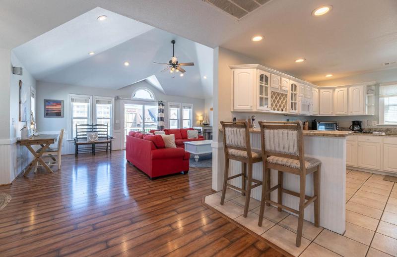 Lollygaggers - KDH MP 9.5 170 Yds to Beach Elevator Pool Cabana Hot Tub Rec Room Pets OK YR Flex Stays - image 39