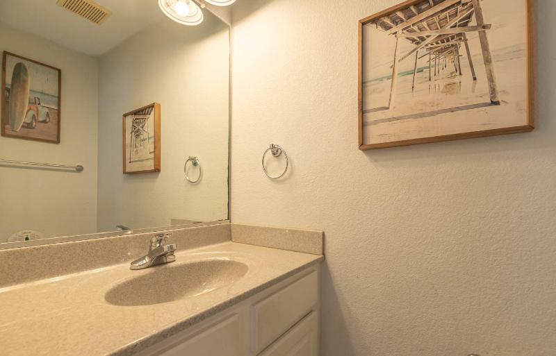 Lollygaggers - KDH MP 9.5 170 Yds to Beach Elevator Pool Cabana Hot Tub Rec Room Pets OK YR Flex Stays - image 40