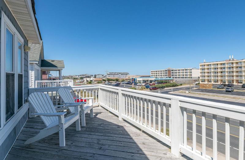 Lollygaggers - KDH MP 9.5 170 Yds to Beach Elevator Pool Cabana Hot Tub Rec Room Pets OK YR Flex Stays - image 15