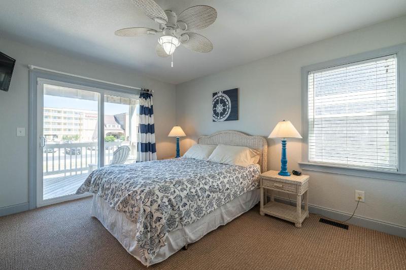 Lollygaggers - KDH MP 9.5 170 Yds to Beach Elevator Pool Cabana Hot Tub Rec Room Pets OK YR Flex Stays - image 33