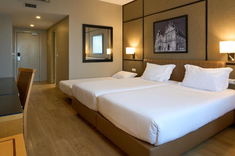 Portus Cale Hotel - image 29