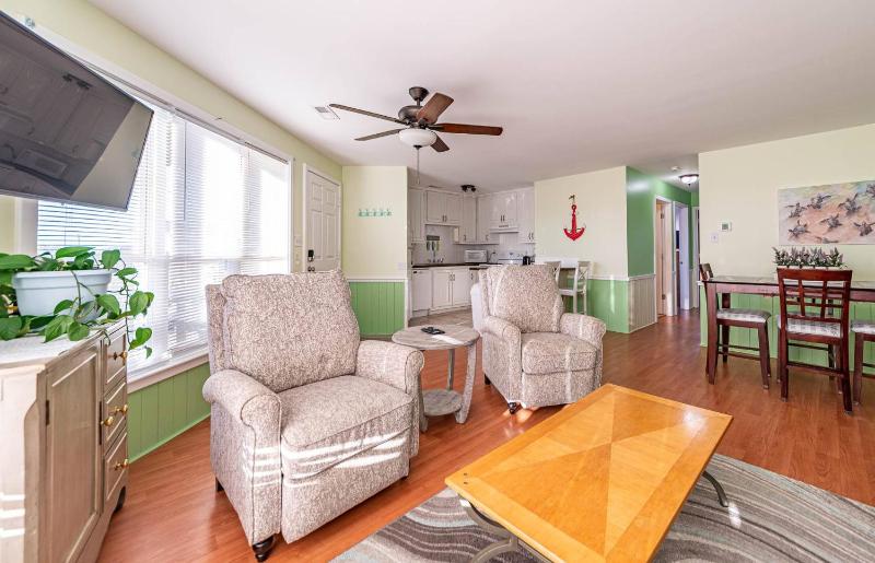 Loggerhead Landing - KDH MP 8.5 2 BR Condo Steps to the Beach Pets OK YR Flex Stays - image 4