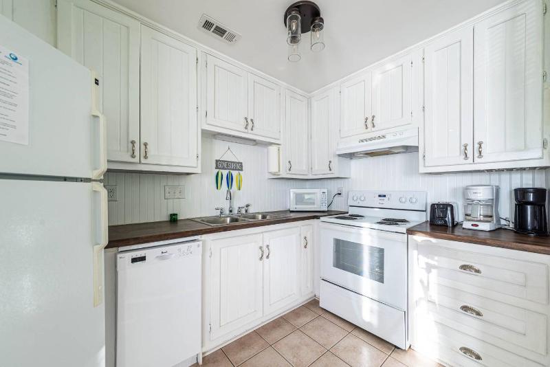 Loggerhead Landing - KDH MP 8.5 2 BR Condo Steps to the Beach Pets OK YR Flex Stays - image 7