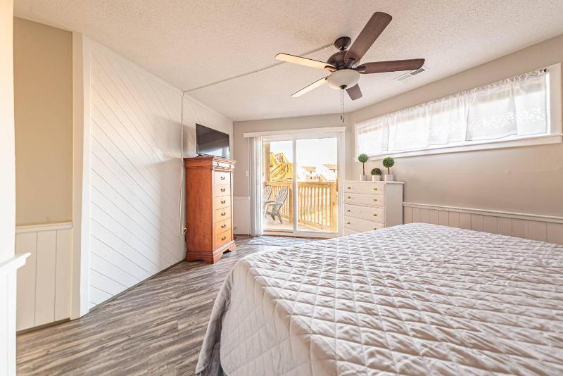 Loggerhead Landing - KDH MP 8.5 2 BR Condo Steps to the Beach Pets OK YR Flex Stays - image 14