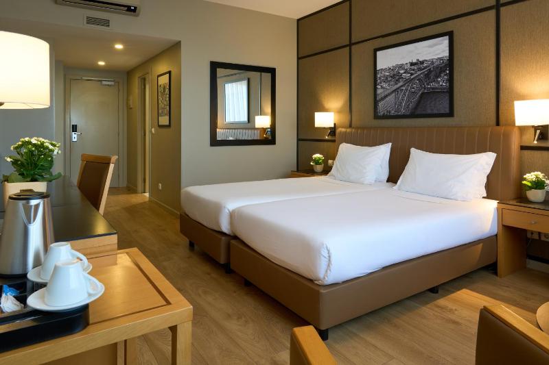 Portus Cale Hotel - image 45