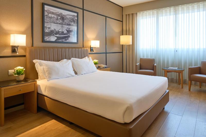 Portus Cale Hotel - image 48