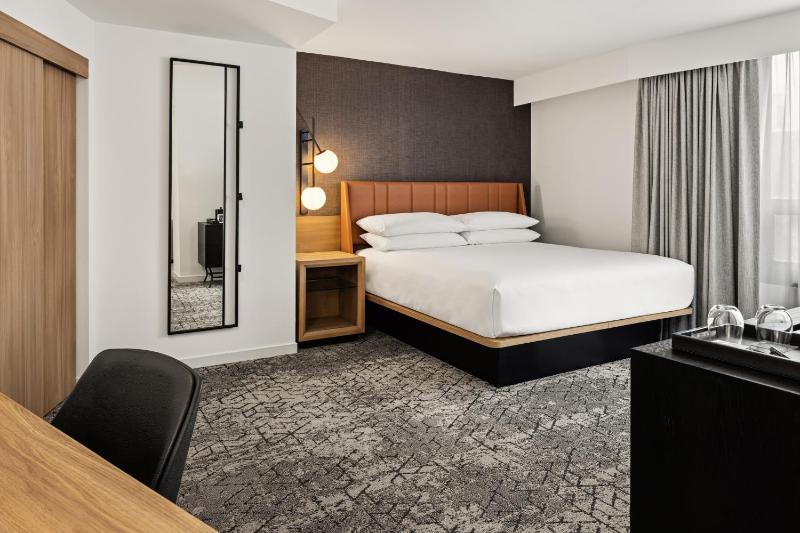 Sheraton Minneapolis Downtown Convention Center - image 12