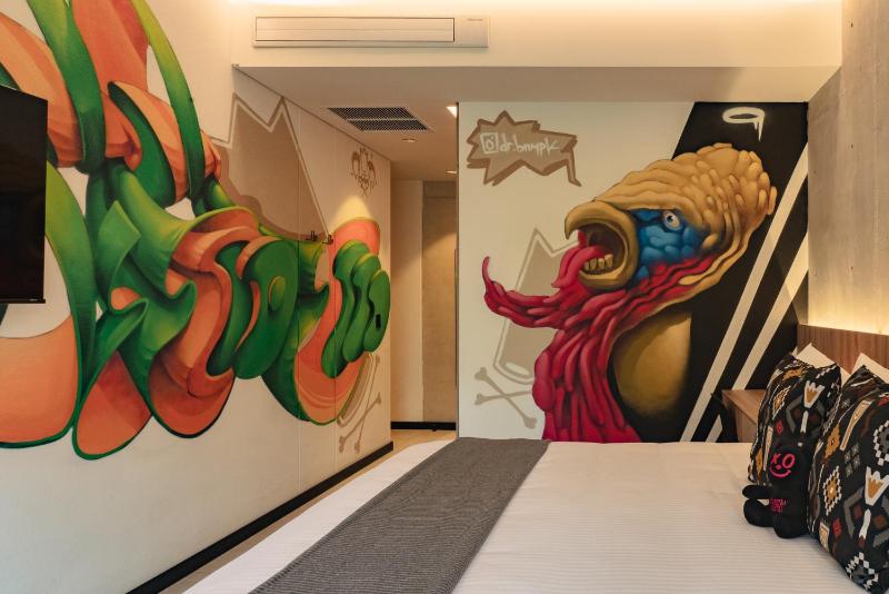 Street Art Hotel Roma - image 13