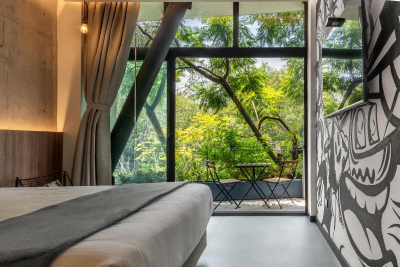 Street Art Hotel Roma - image 1